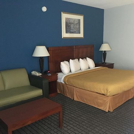 Rodeway Inn Greenfield Eksteriør billede