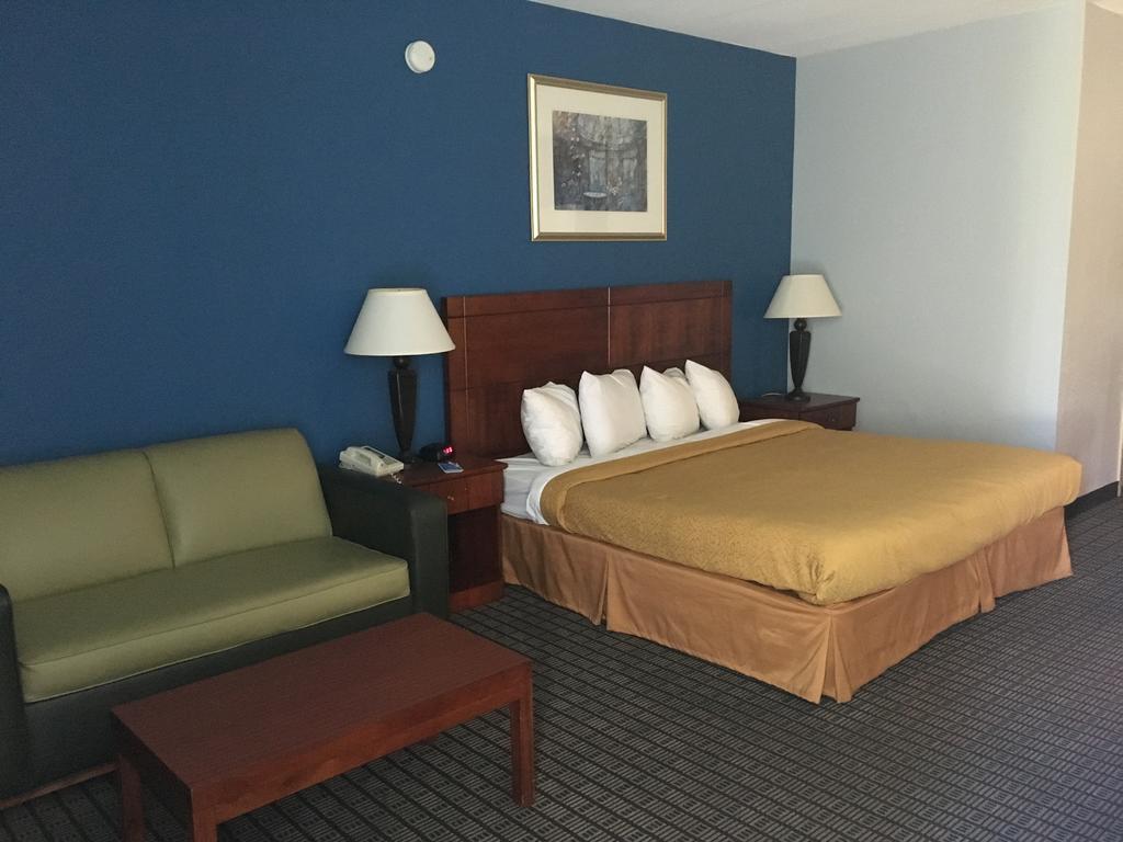 Rodeway Inn Greenfield Eksteriør billede