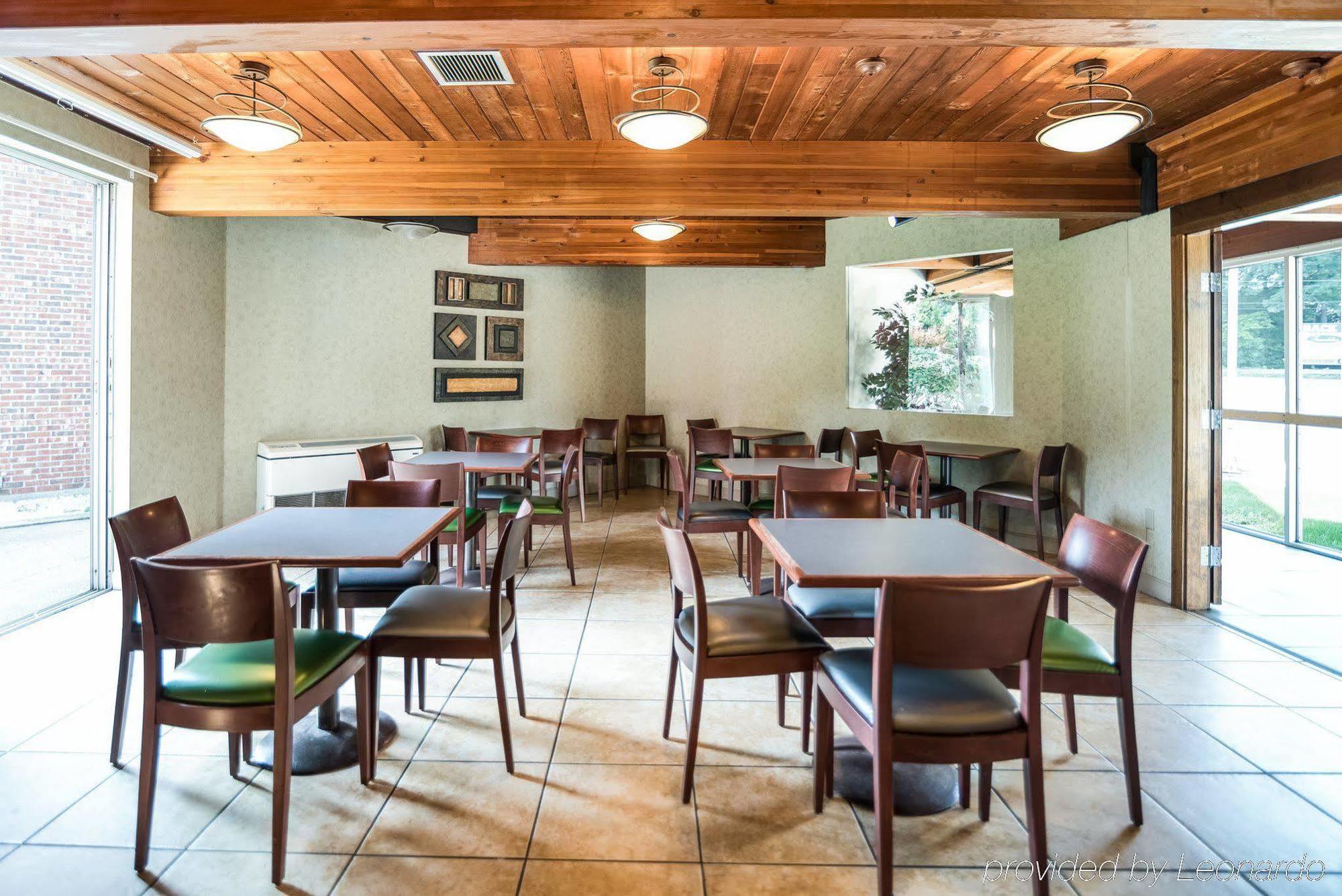 Rodeway Inn Greenfield Eksteriør billede
