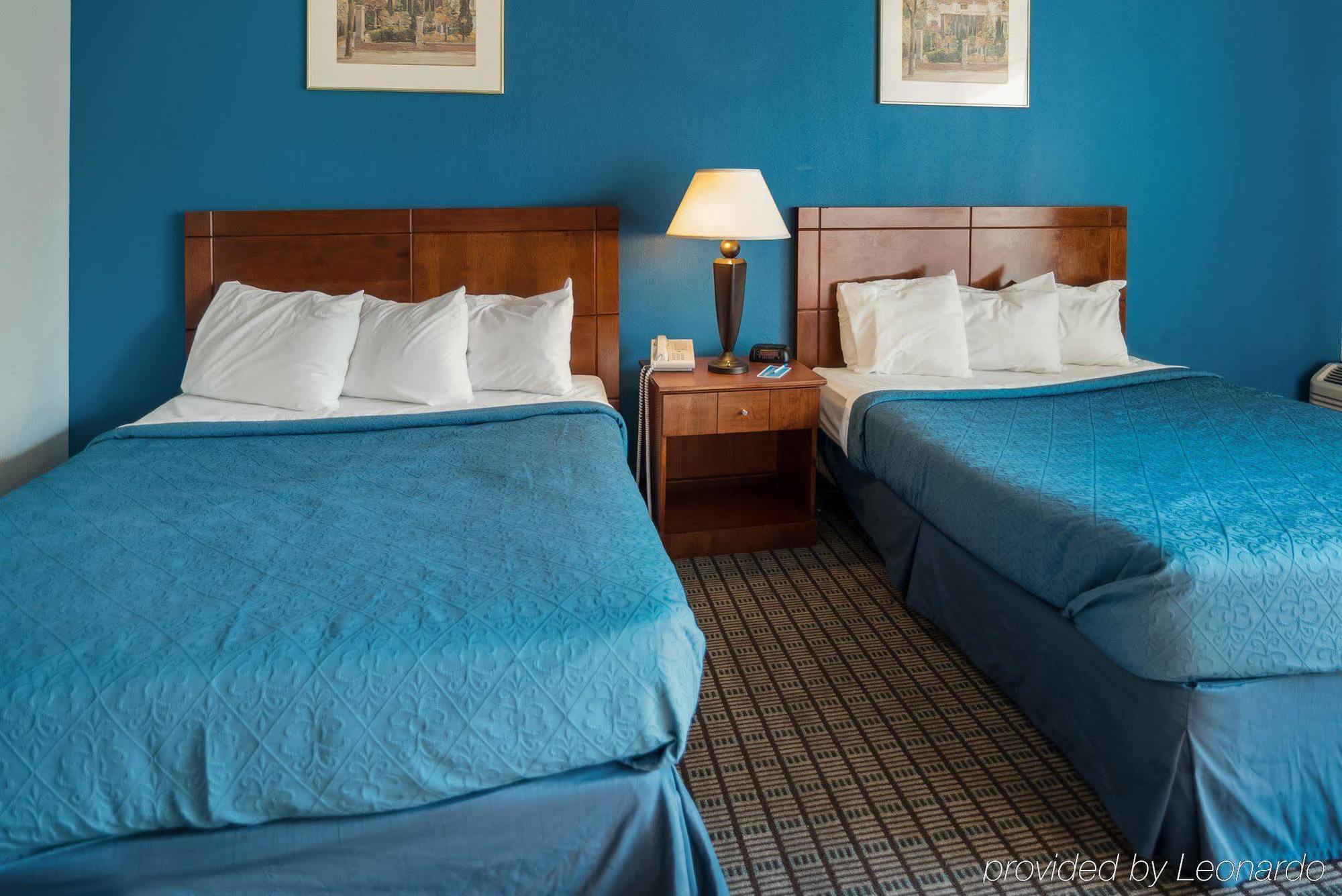Rodeway Inn Greenfield Eksteriør billede